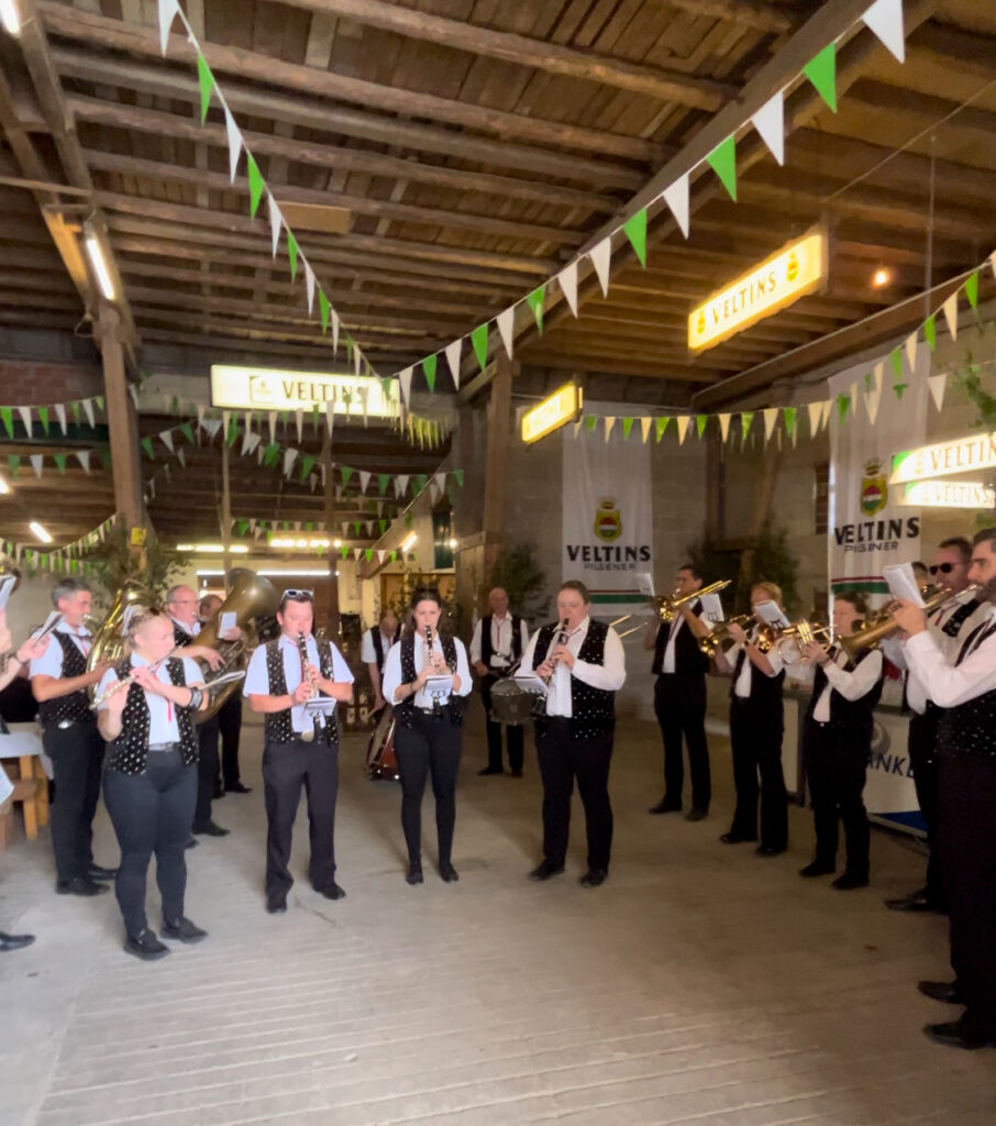 Gruppenbild Schützenfest Esshoff Blasorchester "Die Scharfenberger"